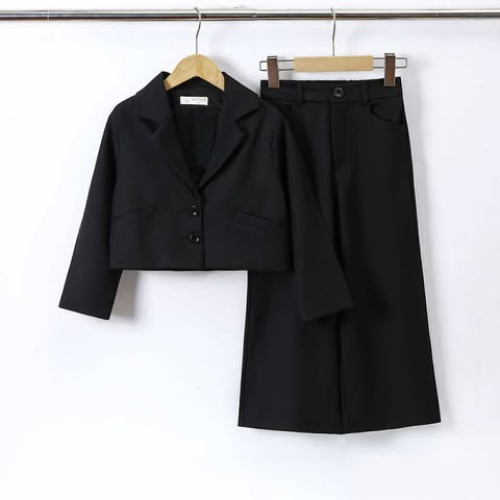 Dressipluusi ja pükste komplekt