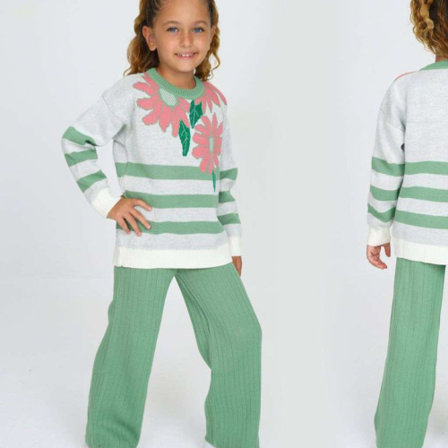 Dressipluusi ja pükste komplekt